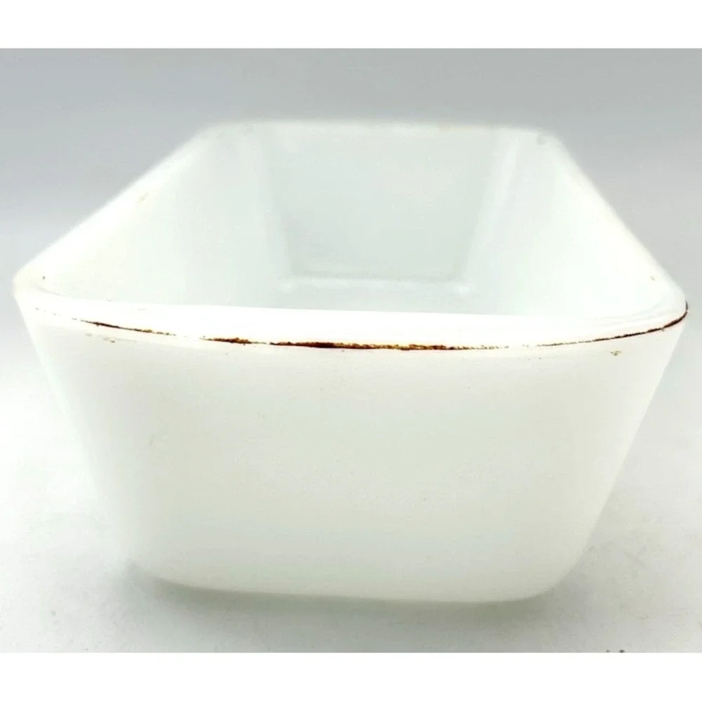 VTG GLASBAKE MILK GLASS 10